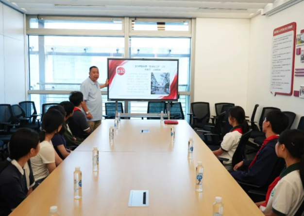 家校社心思干涉机制以减轻学生突发心思危机带来的损害和损失